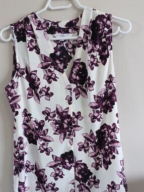 cleo White Sleeveless V-Neck Camisole with Plum Floral Print